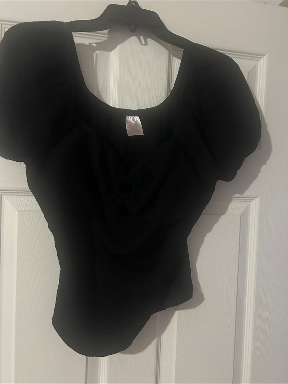 Women's Black Puff Sleeve Scoop Neck Top no boundaries size XL